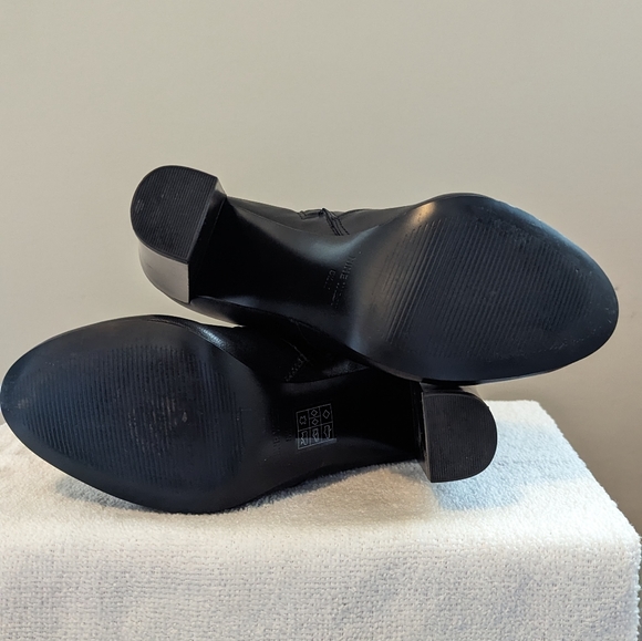 Nine West Moyen Bootie - Picture 4 of 8